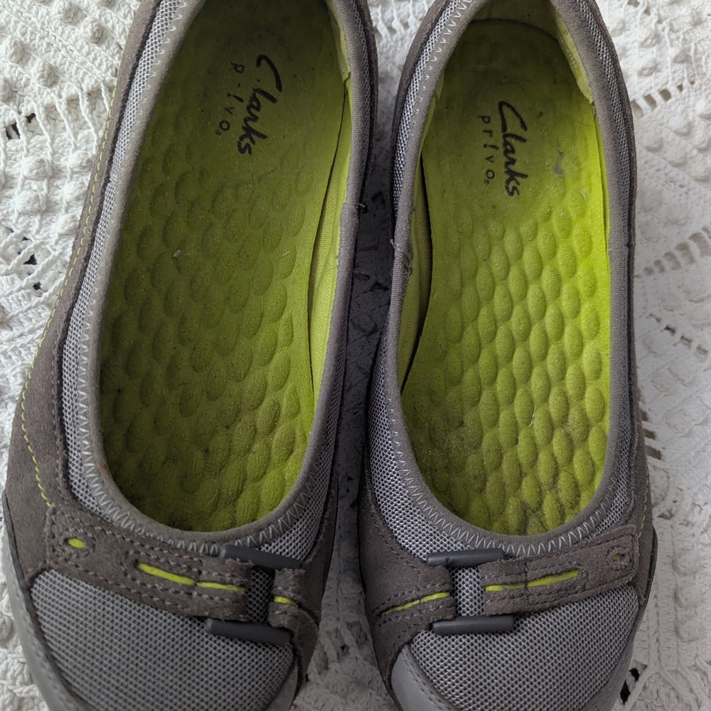 Clarks women shoes grey yellow size 7.5 us